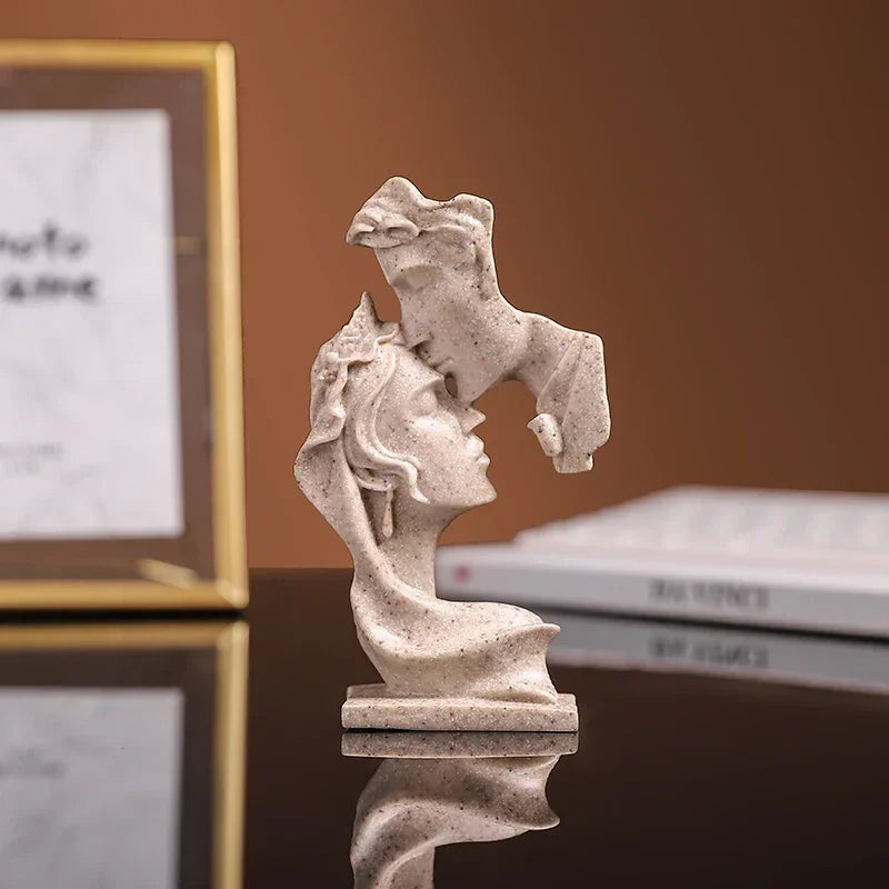 "Lovers" Figure