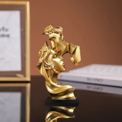 "Lovers" Figure
